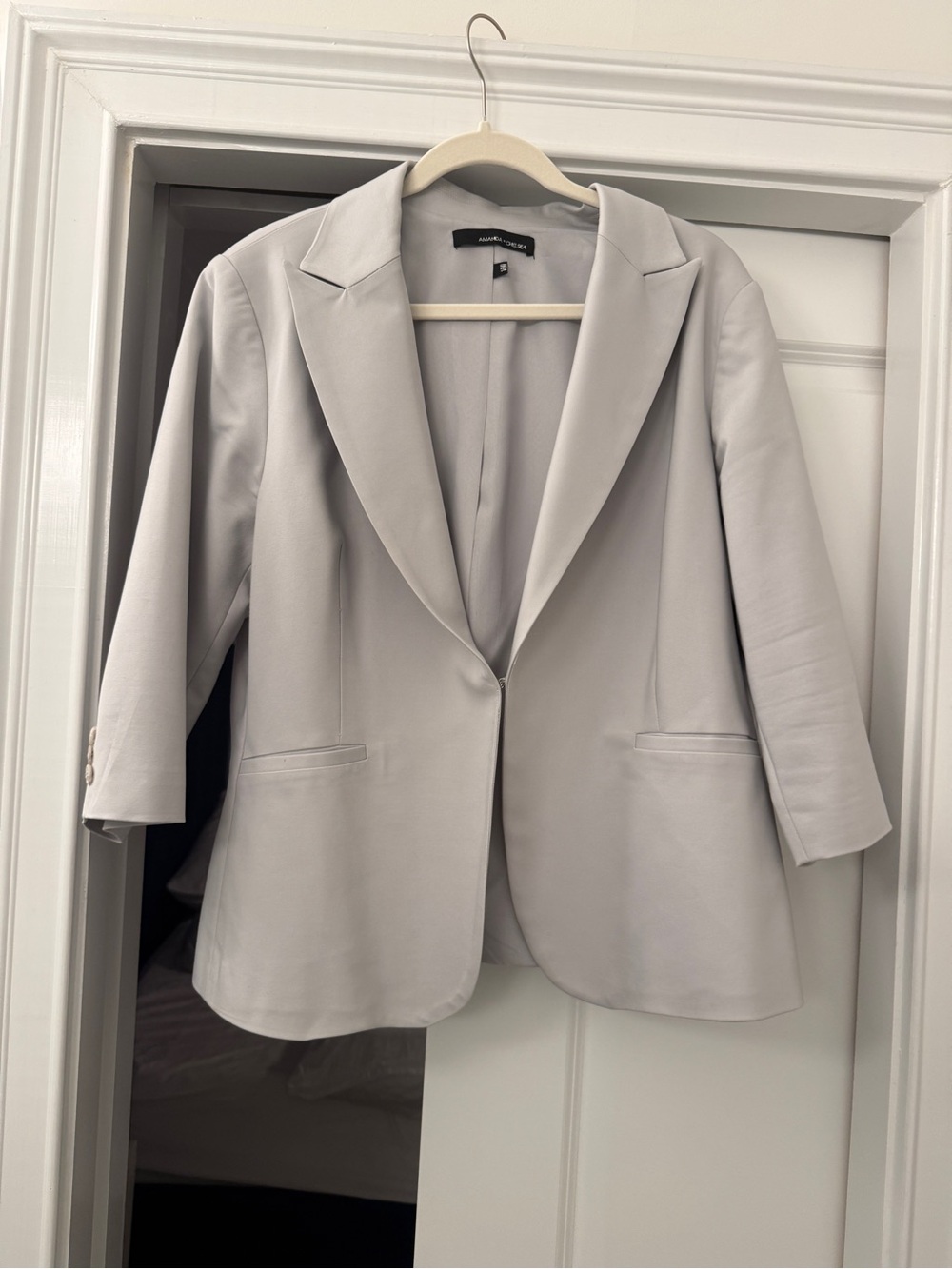 Amanda & Chelsea Light Gray Women's Single-hook closure 3/4 sleeve Blazer